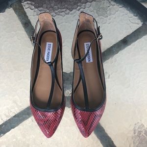 Steve Madden Red Snake Flats - Size 7.5
